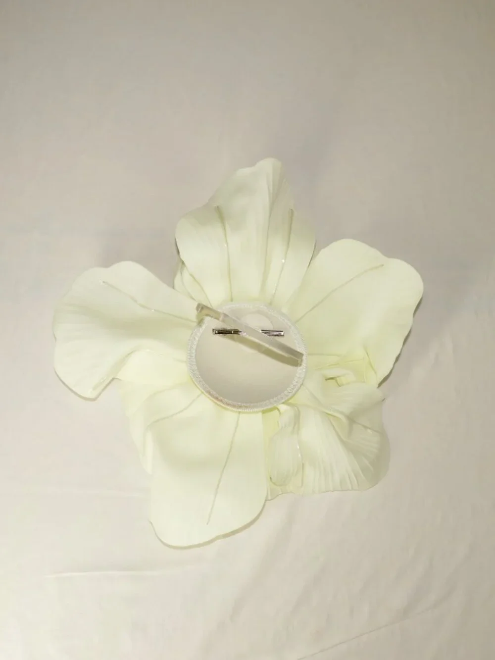 Oversized Cream Paper Flower Headpiece – Statement Floral Fascinator, Costume
